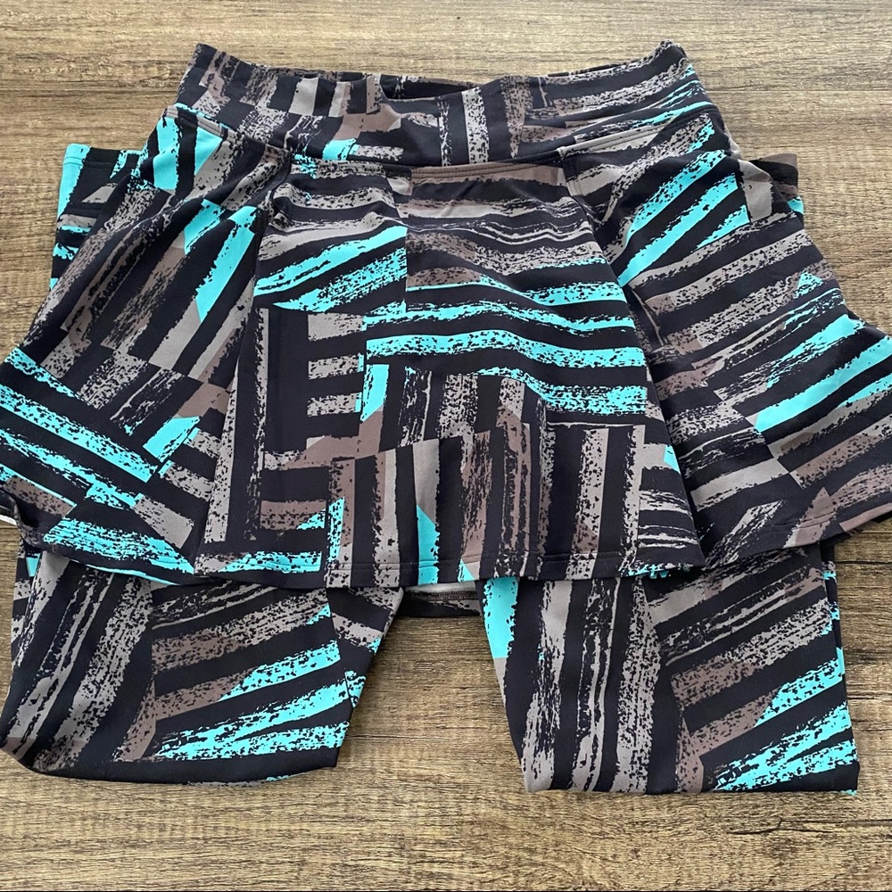 Dona Jo Skirted Leggins Size 2(L)